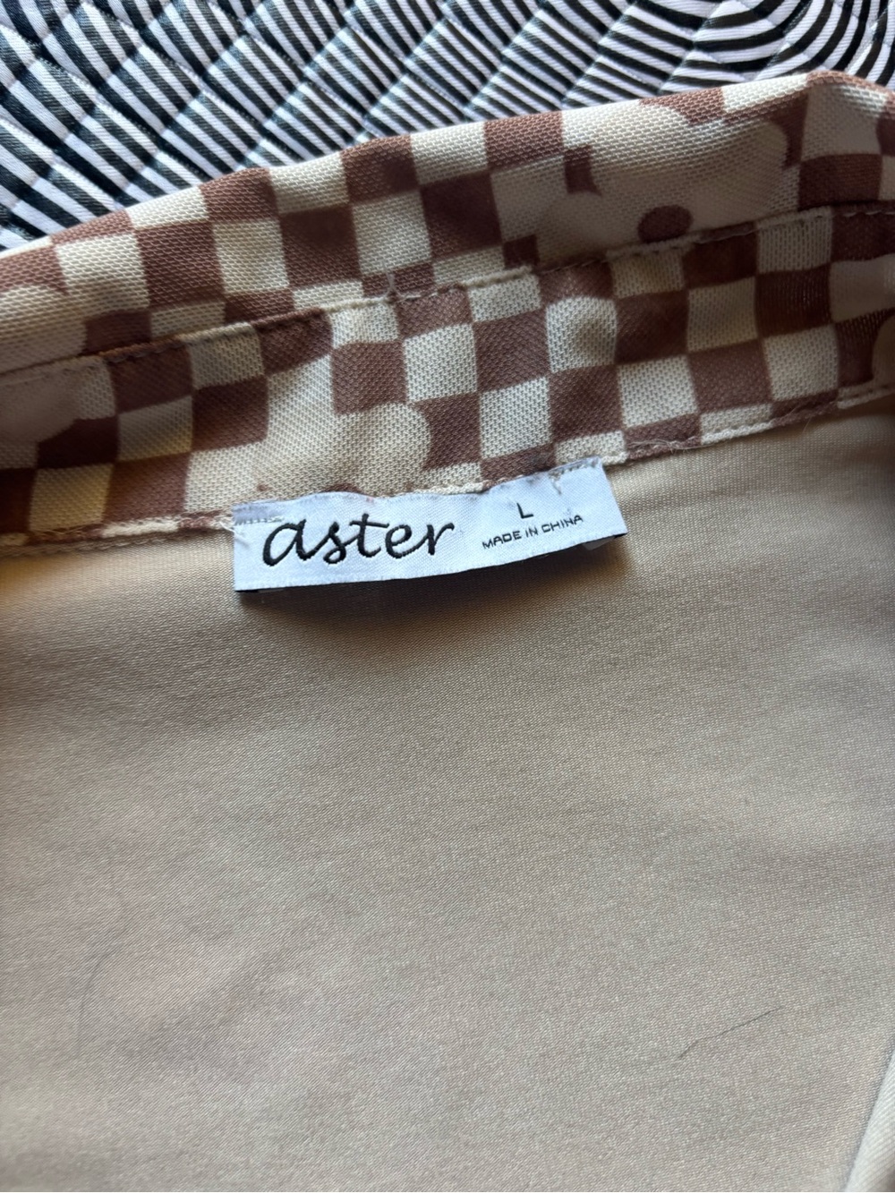 Neutral Beige Checkered Ruched Button-Front Tunic - Picture 3 of 8